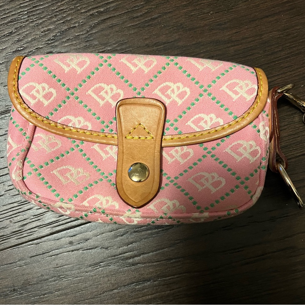 Like New Dooney Burke wristlet